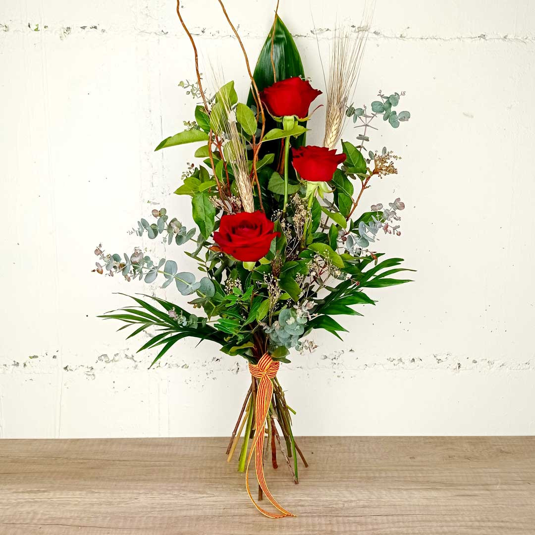ram-tres-roses-vermelles-floristeria-les-flors-igualada